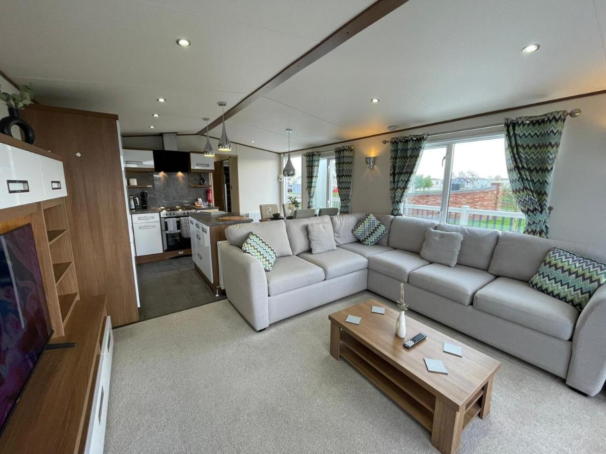 Golden Anchor - The Milano - Coastal Caravan Breaks Чапел-Сент-Леонардс Екстер'єр фото
